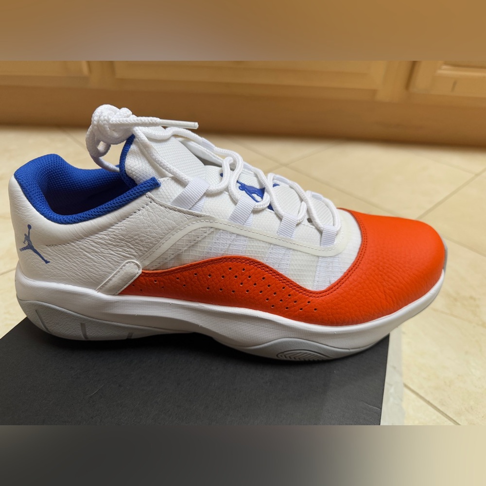 Jordan 11 CMFT Low White Safety Orange Hyper Royal - Picture 2 of 5